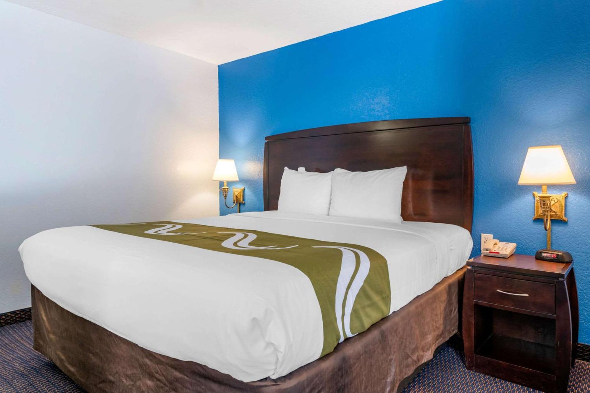 Quality Inn Sarasota North Near Lido Key Beach Kültér fotó