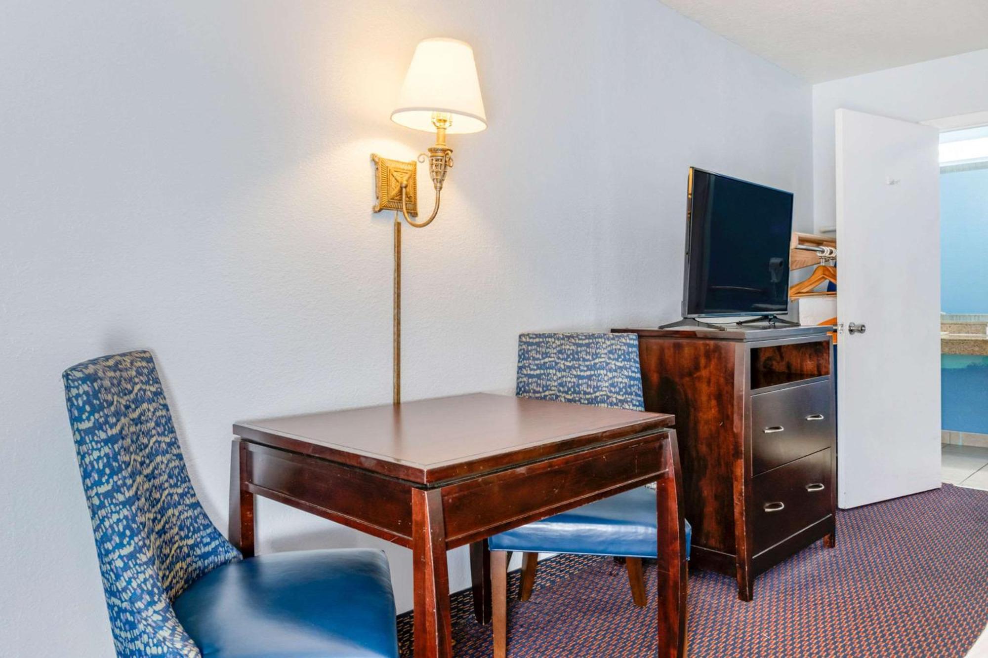 Quality Inn Sarasota North Near Lido Key Beach Kültér fotó